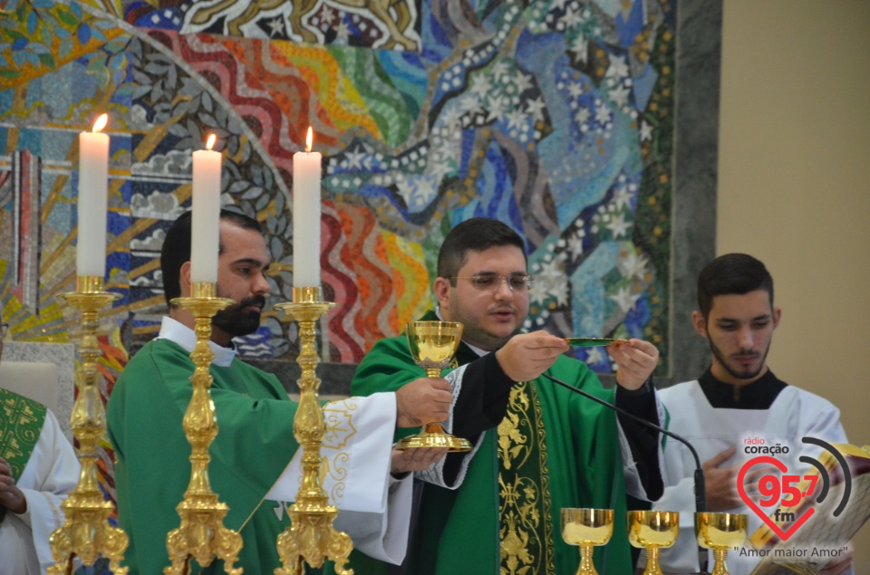 Missa e almoço marca momentos importantes na Catedral de Dourados