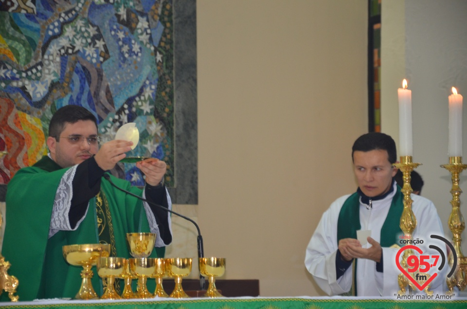 Missa e almoço marca momentos importantes na Catedral de Dourados