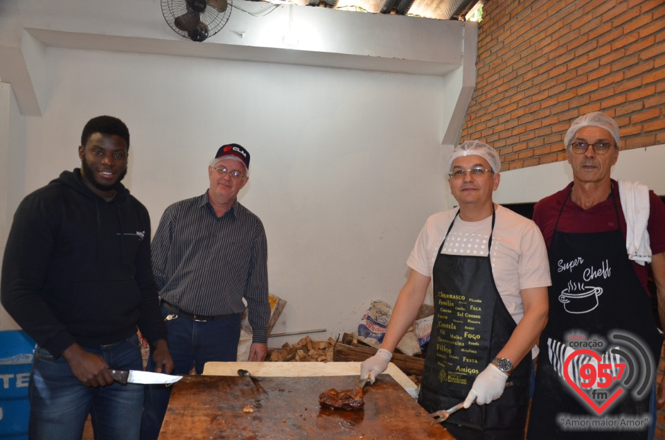 Missa e almoço marca momentos importantes na Catedral de Dourados