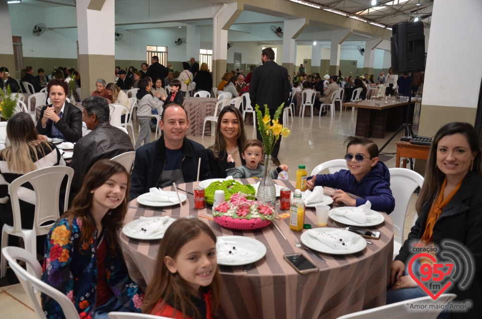 Missa e almoço marca momentos importantes na Catedral de Dourados