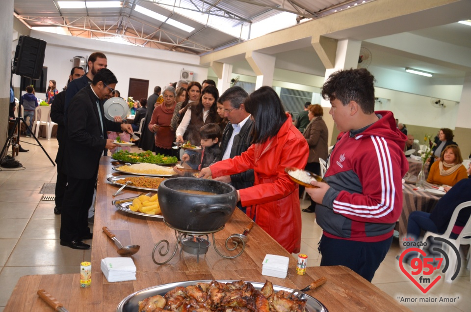 Missa e almoço marca momentos importantes na Catedral de Dourados