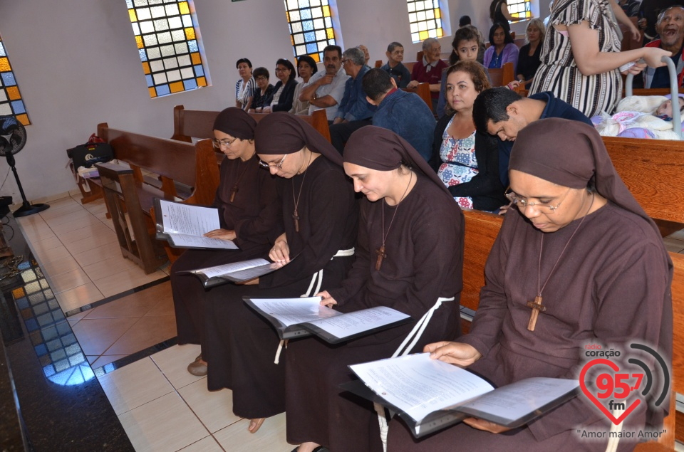 Fotos: Irmãs da Toca de Assis renovam votos