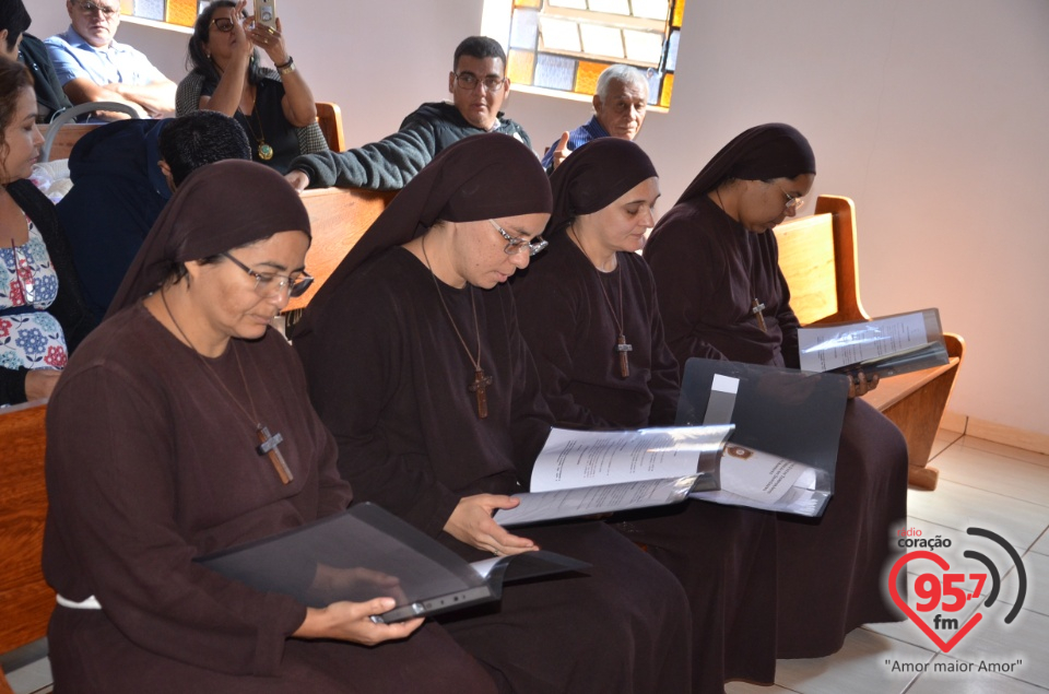 Fotos: Irmãs da Toca de Assis renovam votos