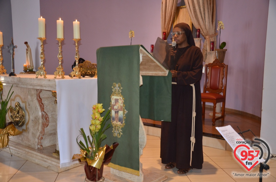 Fotos: Irmãs da Toca de Assis renovam votos