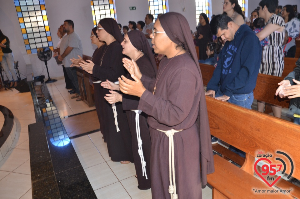 Fotos: Irmãs da Toca de Assis renovam votos