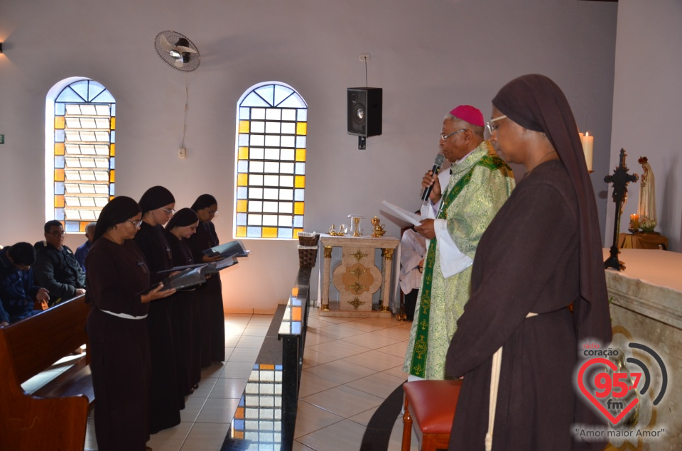 Fotos: Irmãs da Toca de Assis renovam votos