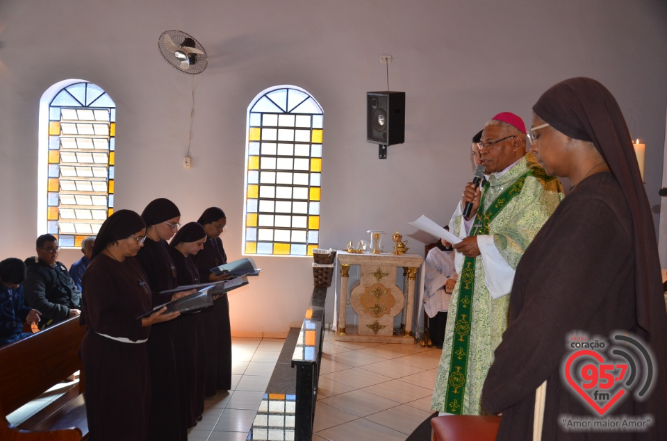 Fotos: Irmãs da Toca de Assis renovam votos