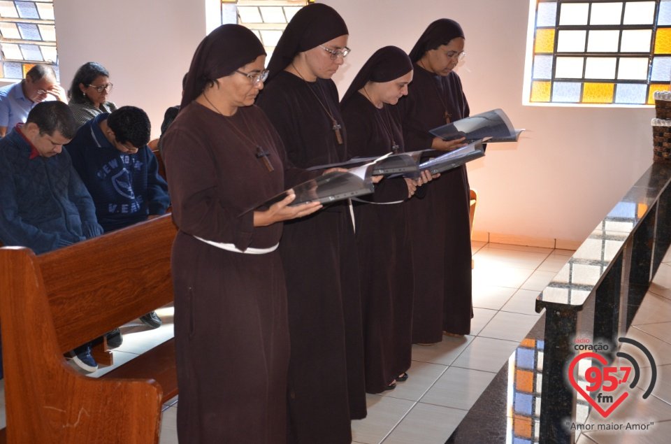 Fotos: Irmãs da Toca de Assis renovam votos