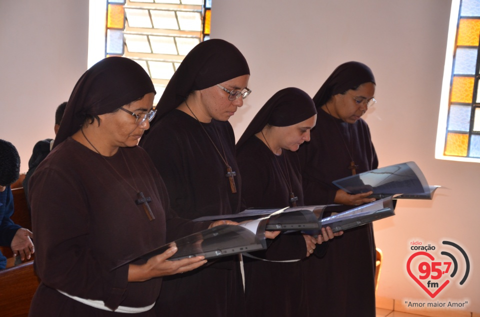 Fotos: Irmãs da Toca de Assis renovam votos