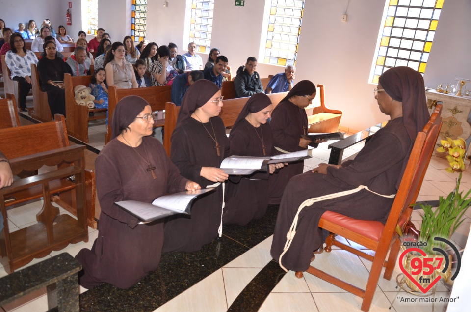 Fotos: Irmãs da Toca de Assis renovam votos