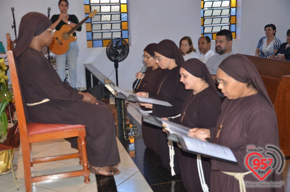 Fotos: Irmãs da Toca de Assis renovam votos