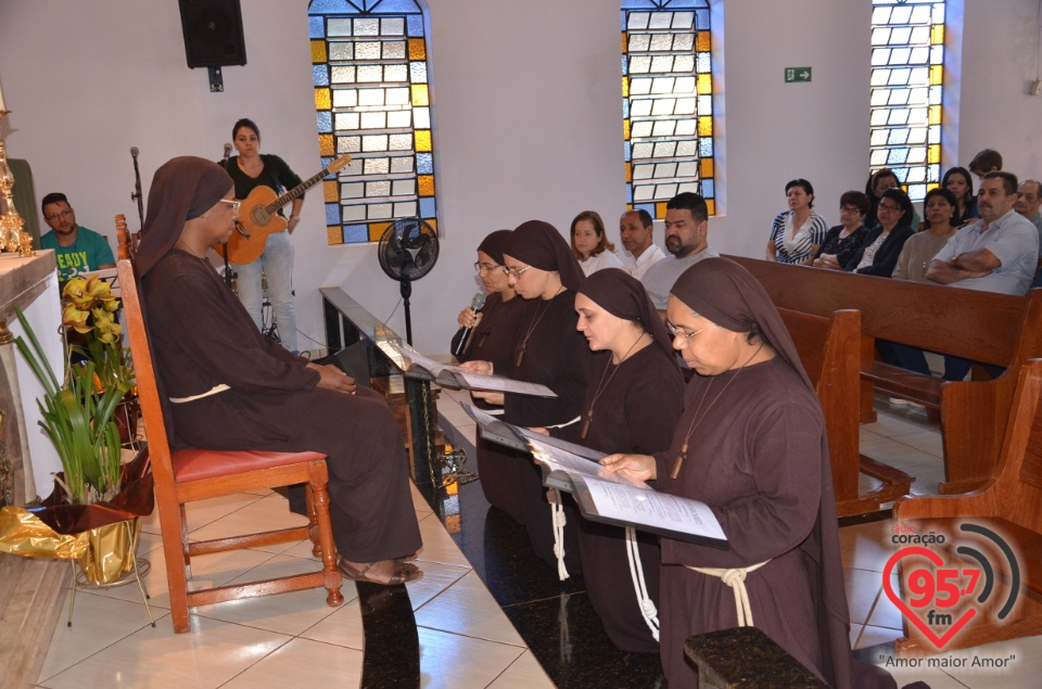 Fotos: Irmãs da Toca de Assis renovam votos