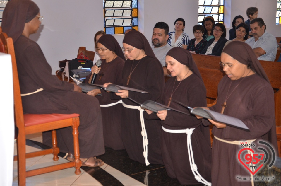 Fotos: Irmãs da Toca de Assis renovam votos