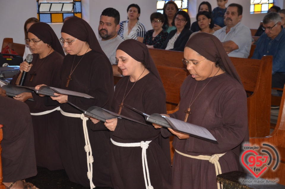 Fotos: Irmãs da Toca de Assis renovam votos