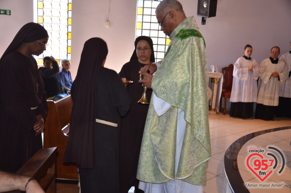 Fotos: Irmãs da Toca de Assis renovam votos