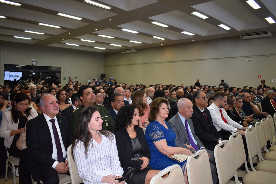 Professor Laércio e Professora Celi tomam posse como reitor e vice da UEMS