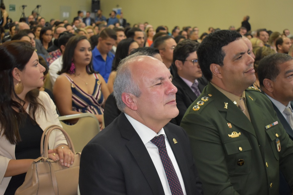 Professor Laércio e Professora Celi tomam posse como reitor e vice da UEMS