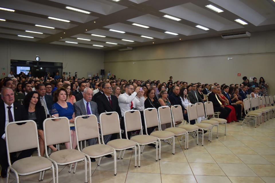 Professor Laércio e Professora Celi tomam posse como reitor e vice da UEMS