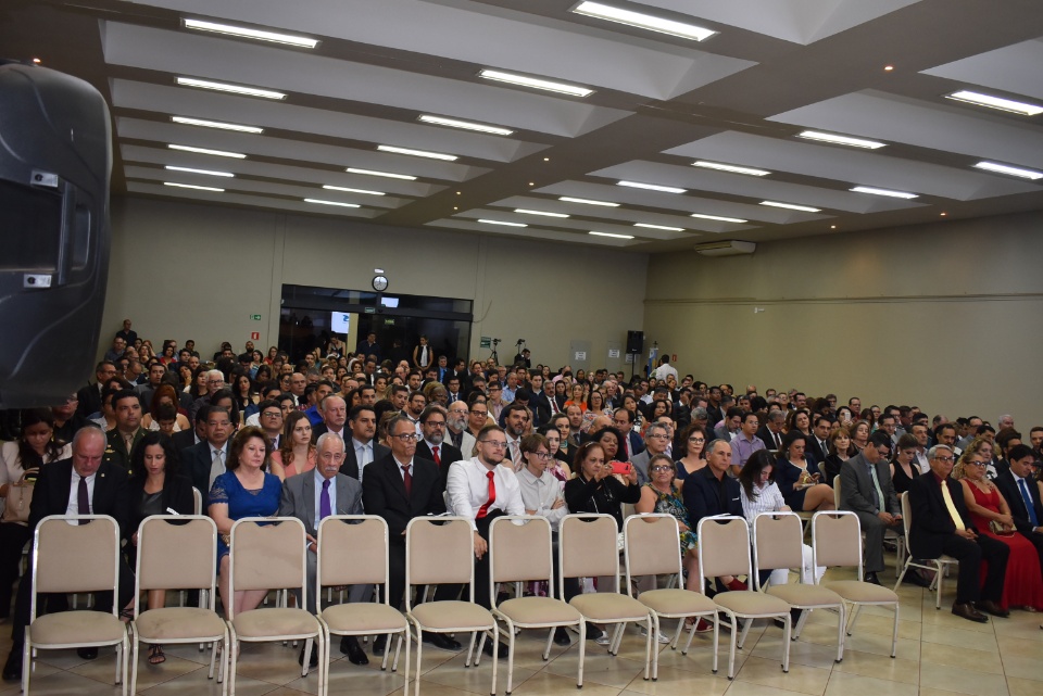 Professor Laércio e Professora Celi tomam posse como reitor e vice da UEMS