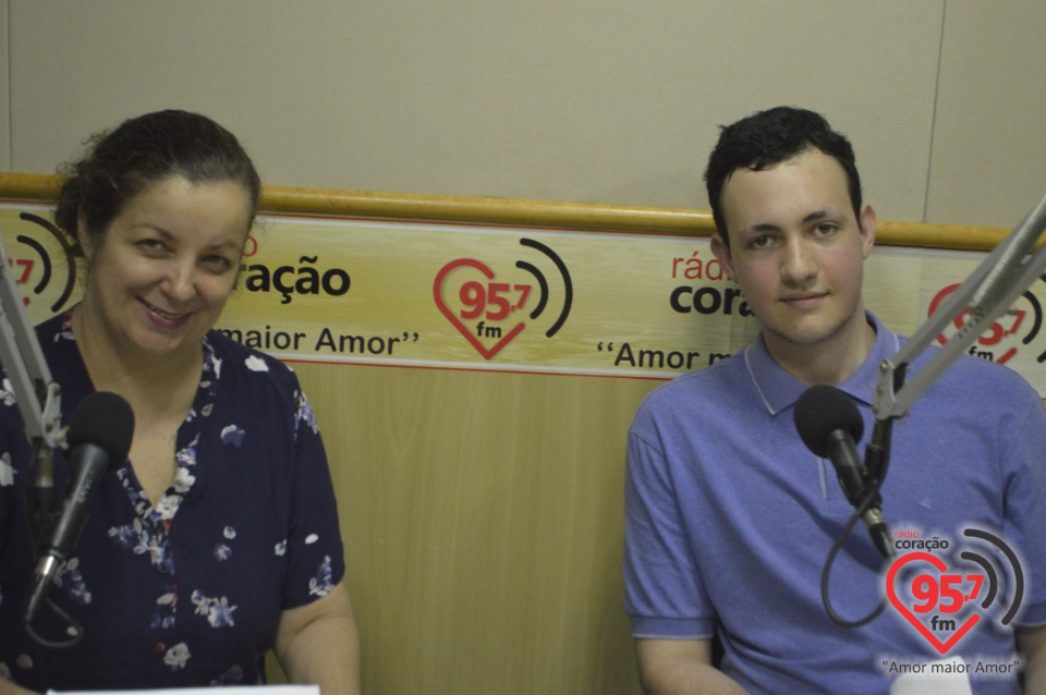 Jovem apresenta Opus Dei na Rádio Coração