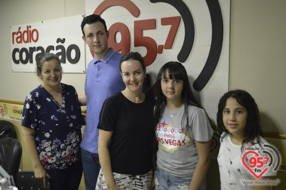 Jovem apresenta Opus Dei na Rádio Coração