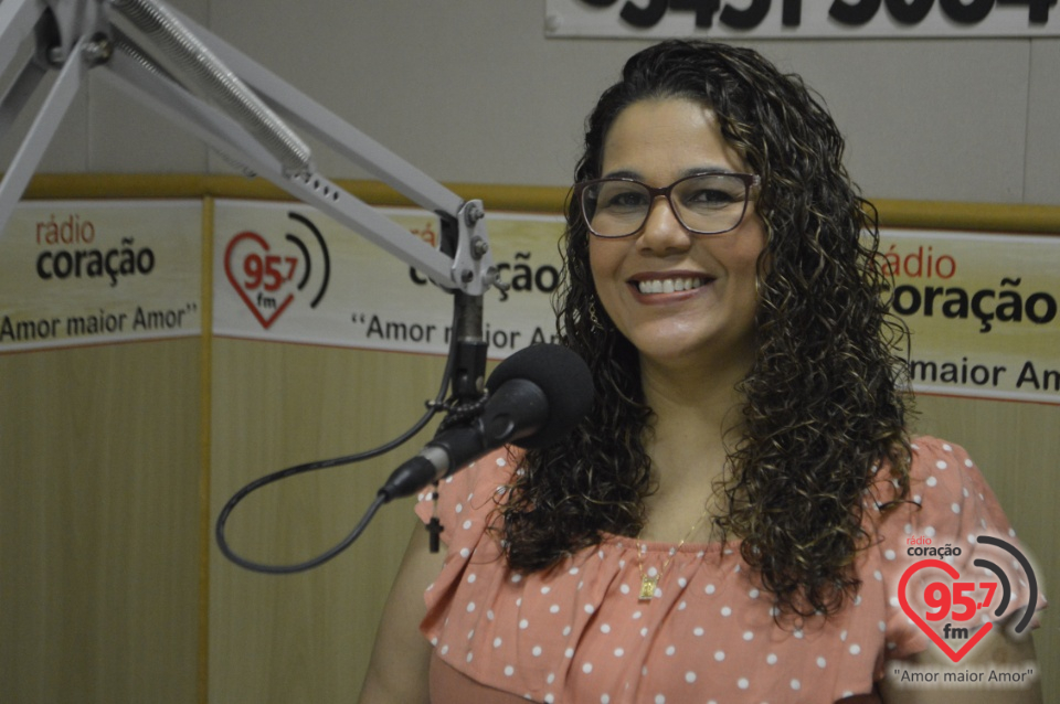 Eliana Ribeiro participa da programação da Rádio Coração