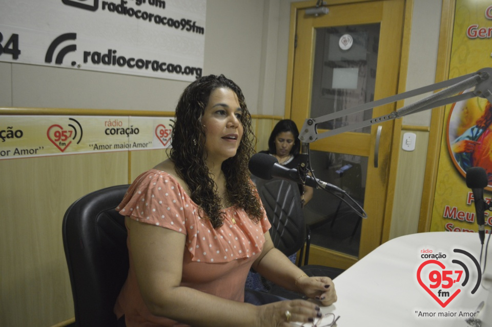 Eliana Ribeiro participa da programação da Rádio Coração