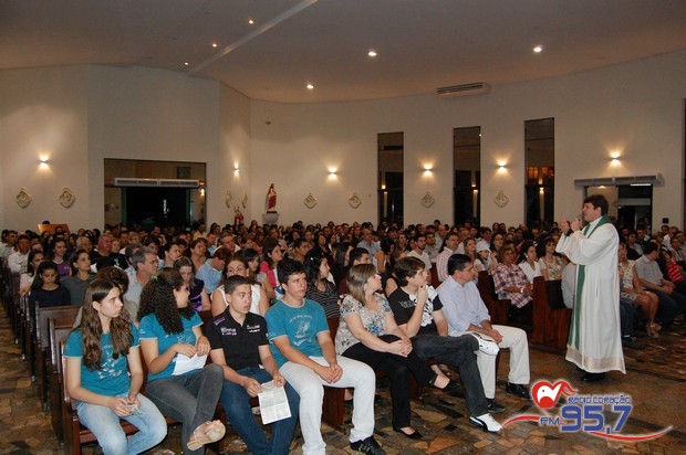 Paróquia São Carlos realiza 1ª Feira Bíblica
