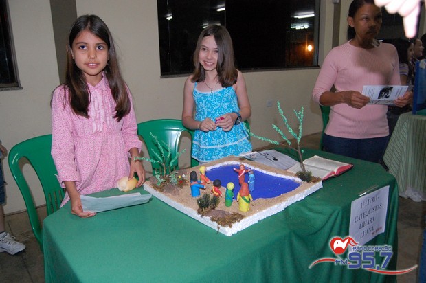 Paróquia São Carlos realiza 1ª Feira Bíblica