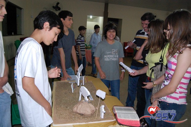 Paróquia São Carlos realiza 1ª Feira Bíblica