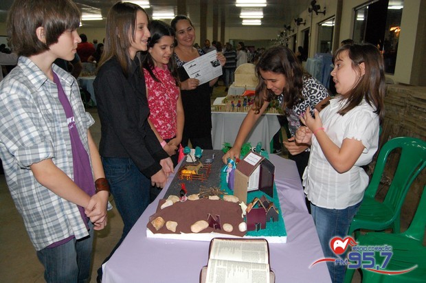 Paróquia São Carlos realiza 1ª Feira Bíblica