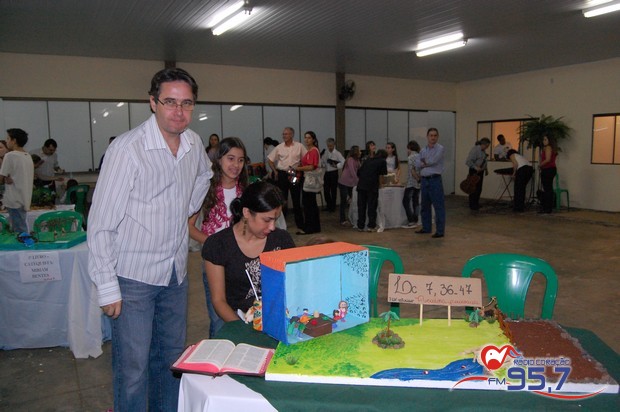 Paróquia São Carlos realiza 1ª Feira Bíblica