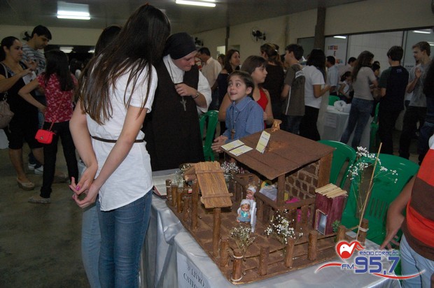 Paróquia São Carlos realiza 1ª Feira Bíblica