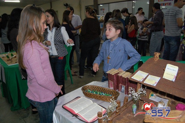 Paróquia São Carlos realiza 1ª Feira Bíblica