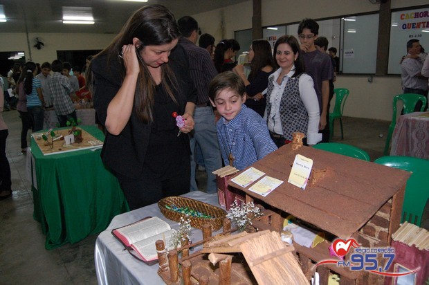Paróquia São Carlos realiza 1ª Feira Bíblica