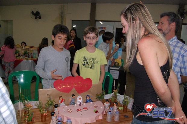 Paróquia São Carlos realiza 1ª Feira Bíblica