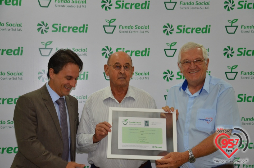 Sicredi Centro-Sul MS realiza entrega dos recursos do Fundo Social em Dourados/MS