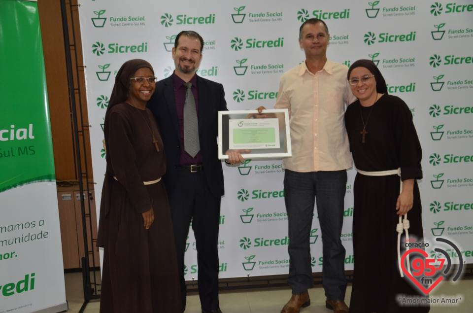 Sicredi Centro-Sul MS realiza entrega dos recursos do Fundo Social em Dourados/MS