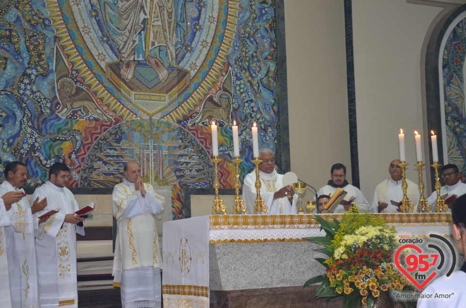 Missa em ação de graças pelos 20 anos de sacerdócio de Dom Henrique