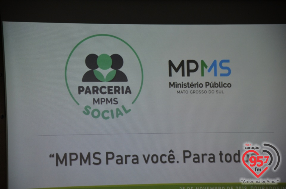 Cerimônia de entrega de certificados de adesão e parcerias do MP-Social em Dourados