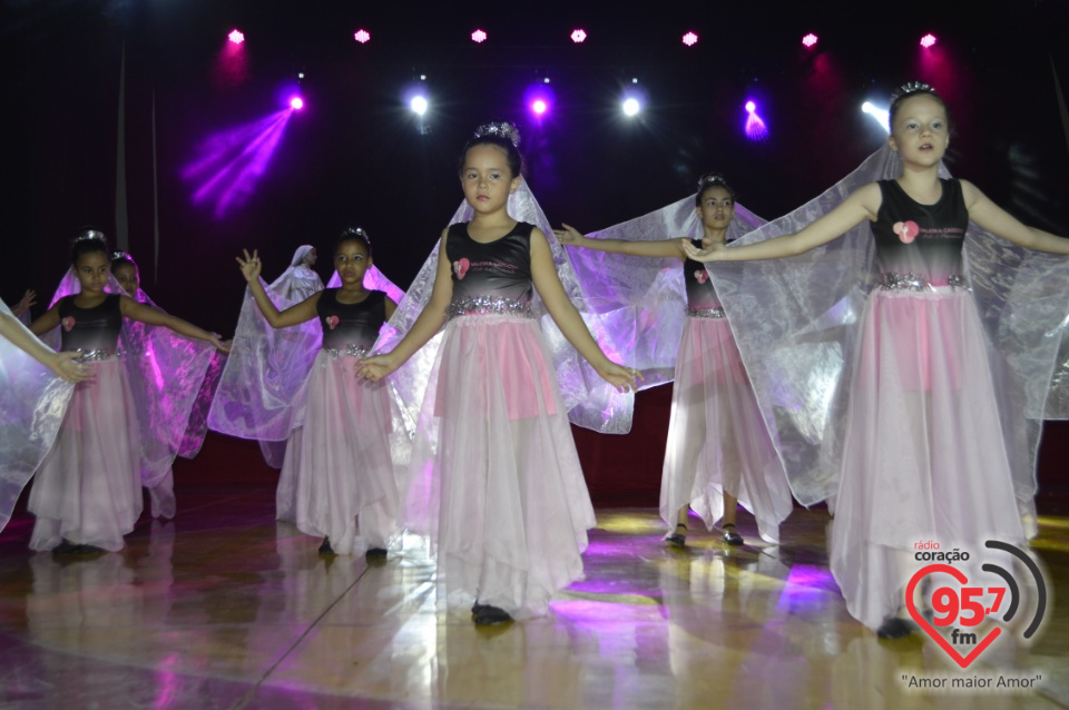 Alunos da EIC emocionam o público com encenação - 'O Natal visto do Céu'