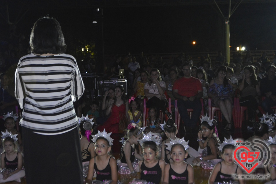 Alunos da EIC emocionam o público com encenação - 'O Natal visto do Céu'