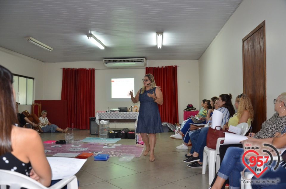 Tati Godoy ministra curso de Personal Organizer em Dourados