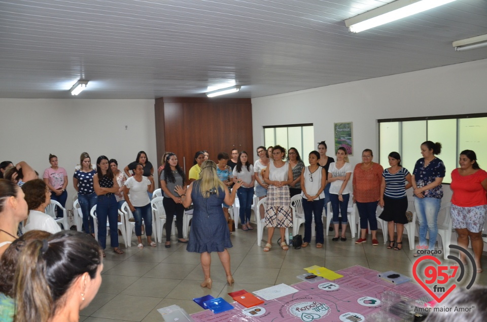 Tati Godoy ministra curso de Personal Organizer em Dourados