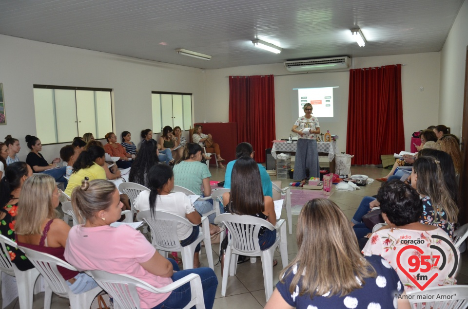 Tati Godoy ministra curso de Personal Organizer em Dourados