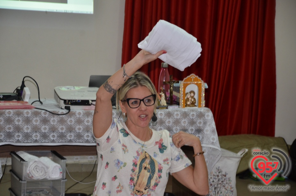 Tati Godoy ministra curso de Personal Organizer em Dourados