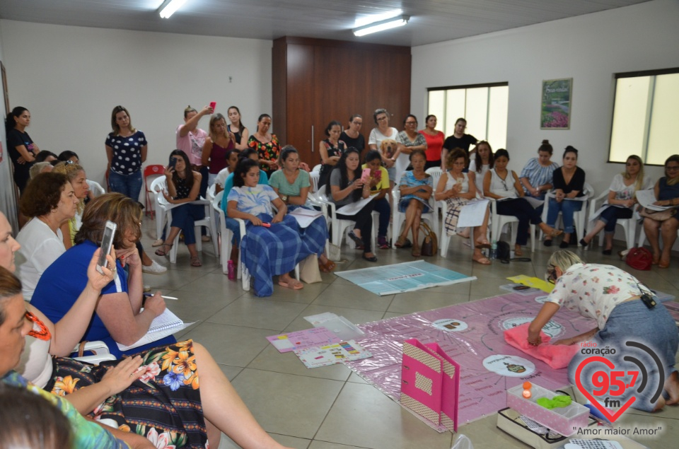 Tati Godoy ministra curso de Personal Organizer em Dourados