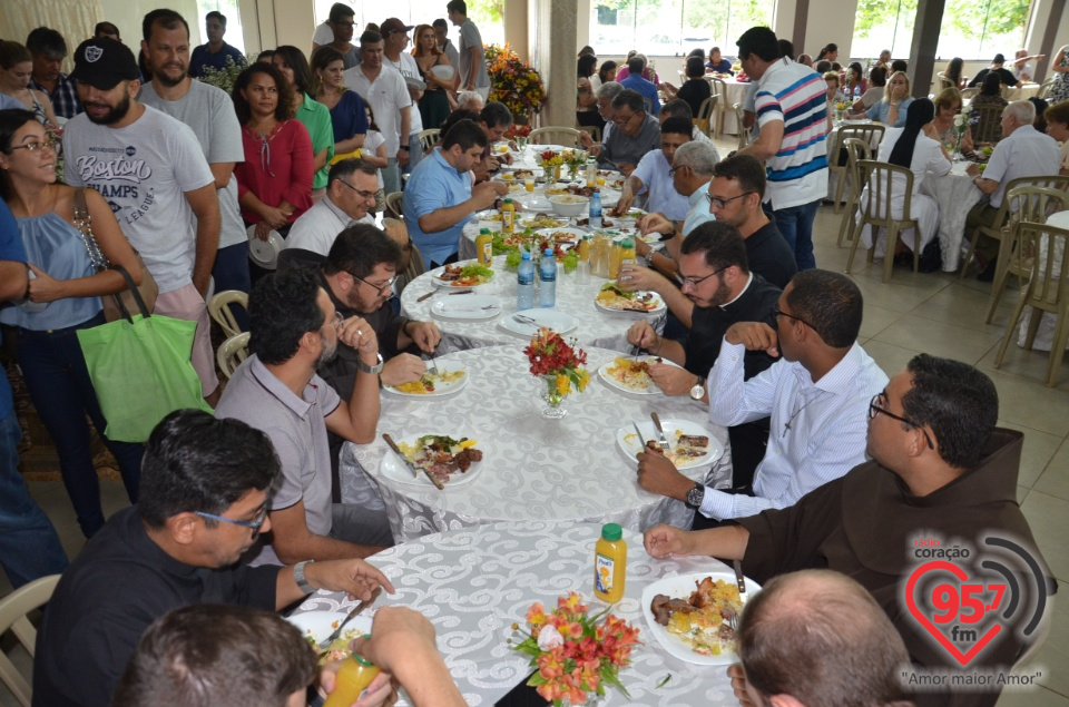 Missa e almoço marcam 4 anos de episcopado de Dom Henrique