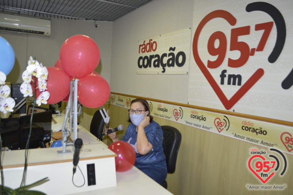 Colaboradores e diretoria comemoram 15 anos da Rádio Coração