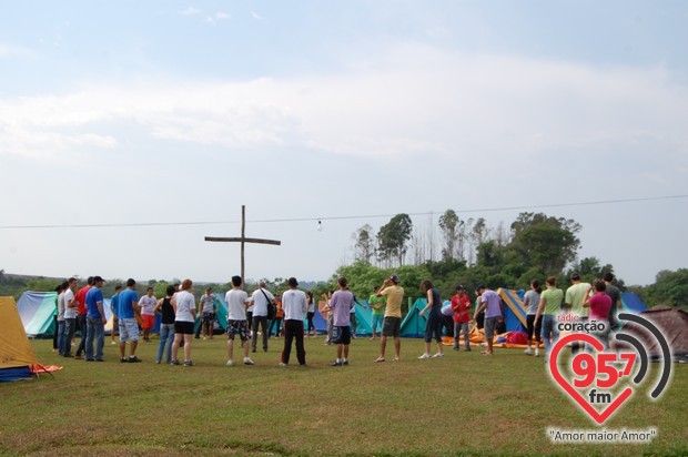 Emaús: Jovens vivenciam o Amor de Jesus em Acampamento